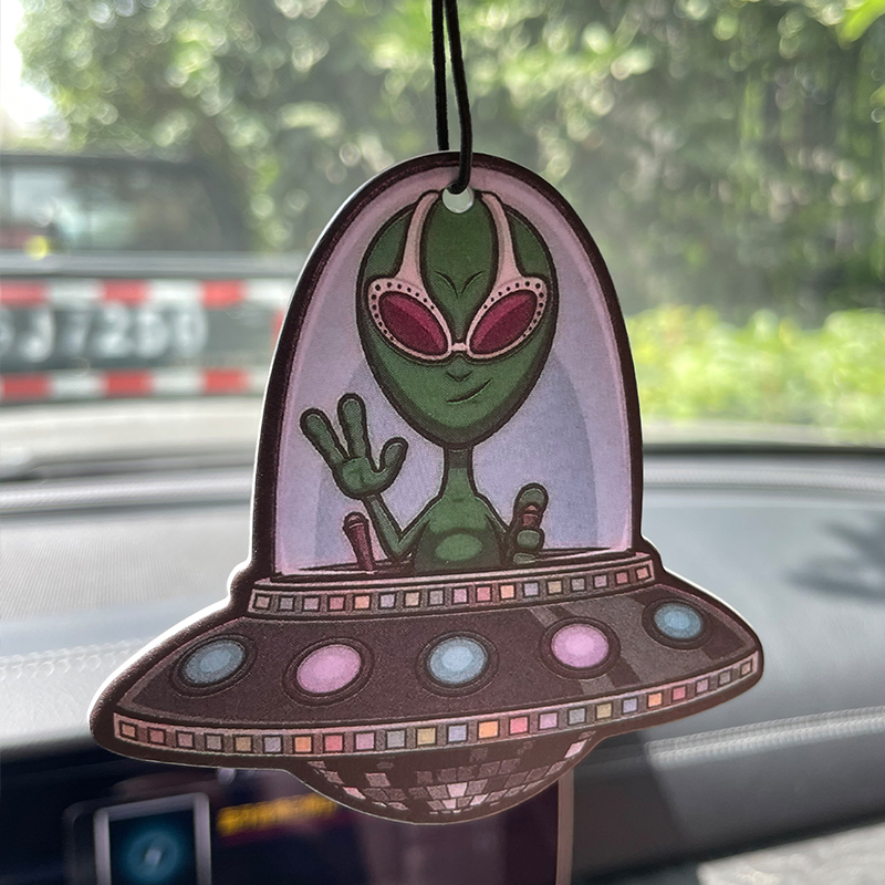Perfume Và Fragrance - Quirky and Fun Alien, V-Sign Hilton