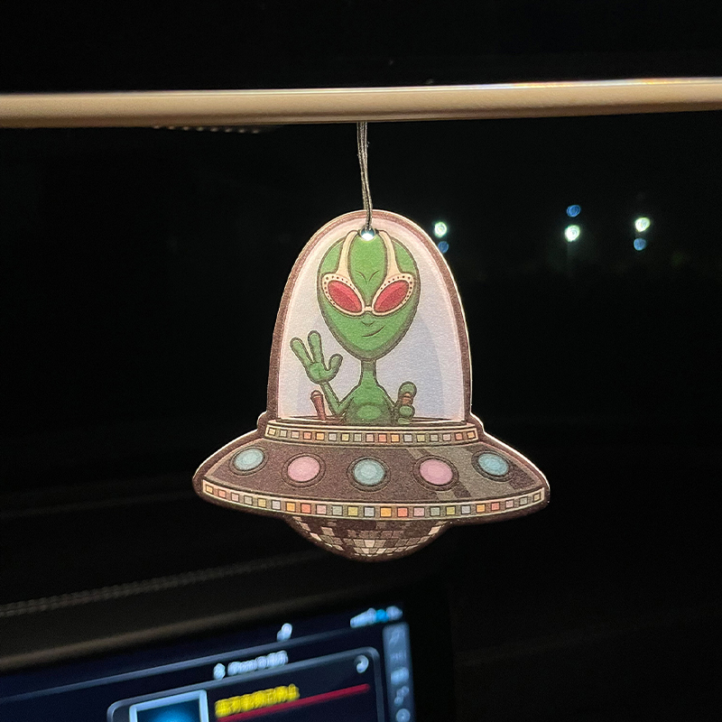 Quirky and Fun Alien, V-Sign H - огляд і ціна Perfume Và Fragrance